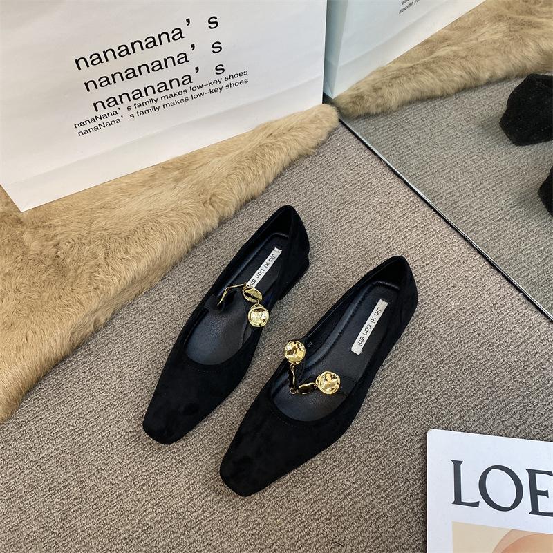 

French retro style gold coin chain with Mary Jane shoes women s low heels 2025 autumn new square head thick heel suede single shoes 40 чёрный