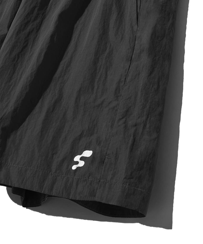 FILLUMINATE (W) Essential Nylon Shorts - Black