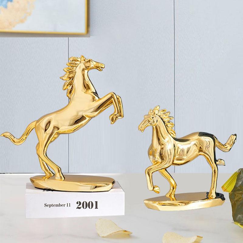 Creative Resin Gold Jumping Horse Sculpture Handicraft Entrance Living Room Ornaments Art Animal War Horse Statue Interior Decor