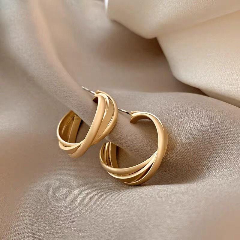 Retro Metal Earrings for Women In Europe and America, Exaggerated Geometric Earrings, Niche Design, Light Luxury, High-end, Temperament Earrings