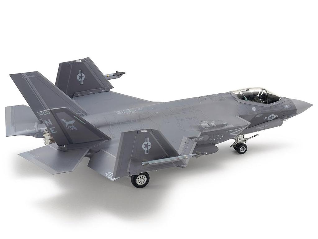 Tamiya 1/48 Masterpiece Aircraft Series No. 127 Lockheed Martin F-35C Lightning II Plastic Model Kit 61127 (Airplane)