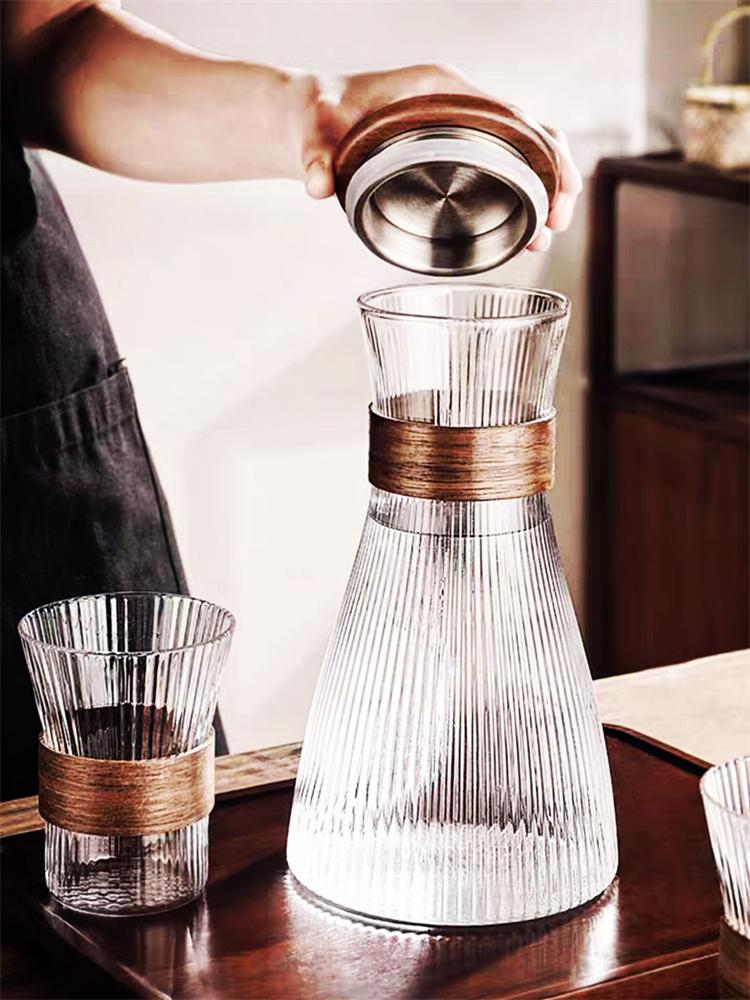Japanese Style Glass Cold Water Jug Walnut Sleeve Heat Resistant Vertical Stripes Coffee Pot Juice Pitcher Tea Pot