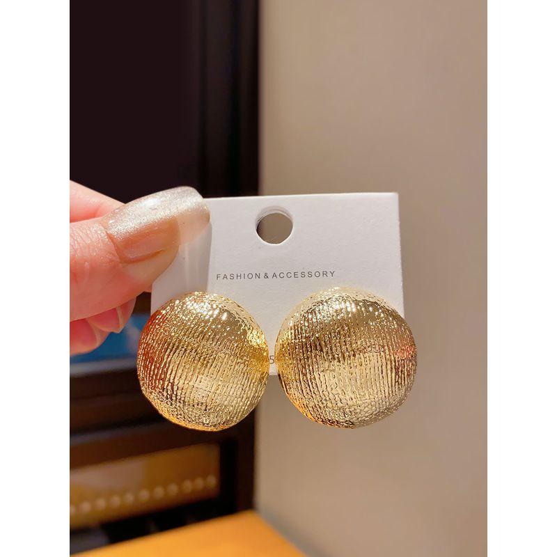 Retro Aloofness Style Metal Semisphere Large Earrings Female Fashion High-Key Dignified Fancy Stud Earrings 18K Golden Earrings