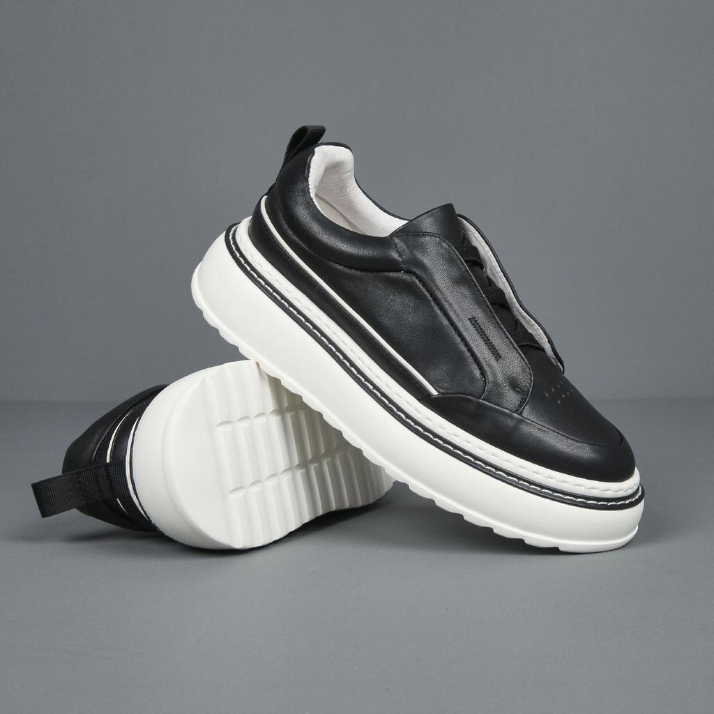 Autumn 2025 Men's Leather Breathable Slip-on Loafers with Thick Sole