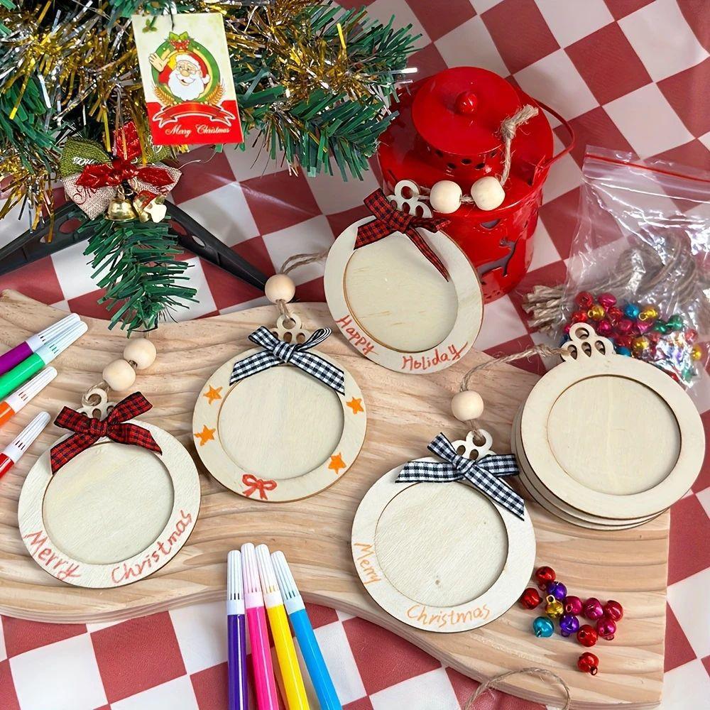 Christmas party hand-painted pendants, European and American style wooden handicrafts, diy Christmas photo frames