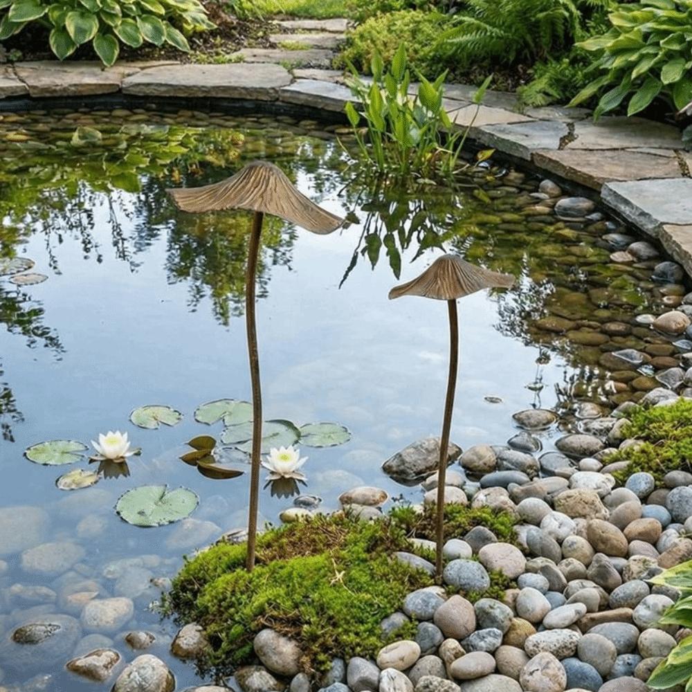 2PCS Retro Style Mushroom Garden Stake Simulation Garden Landscape Statue  Outdoor Garden