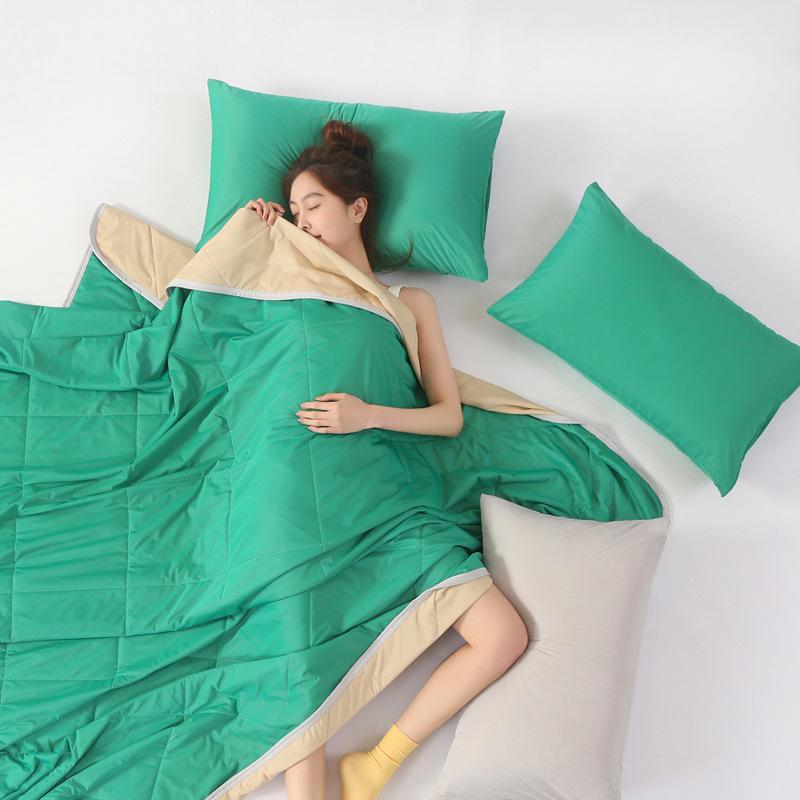 

Антибактериальное легкое одеяло телесного цвета класса А. Летнее прохладное одеяло с кондиционером. Мгновенное прохладное шелковистое моющееся одеяло с дыней. 150*200cm