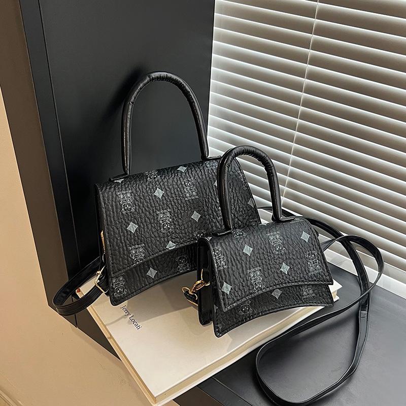 

Модная печать универсальная повседневная маленькая квадратная сумка женская личность высокая текстура темперамента тренд нишевый дизайн сумка-мессенджер Small чёрный