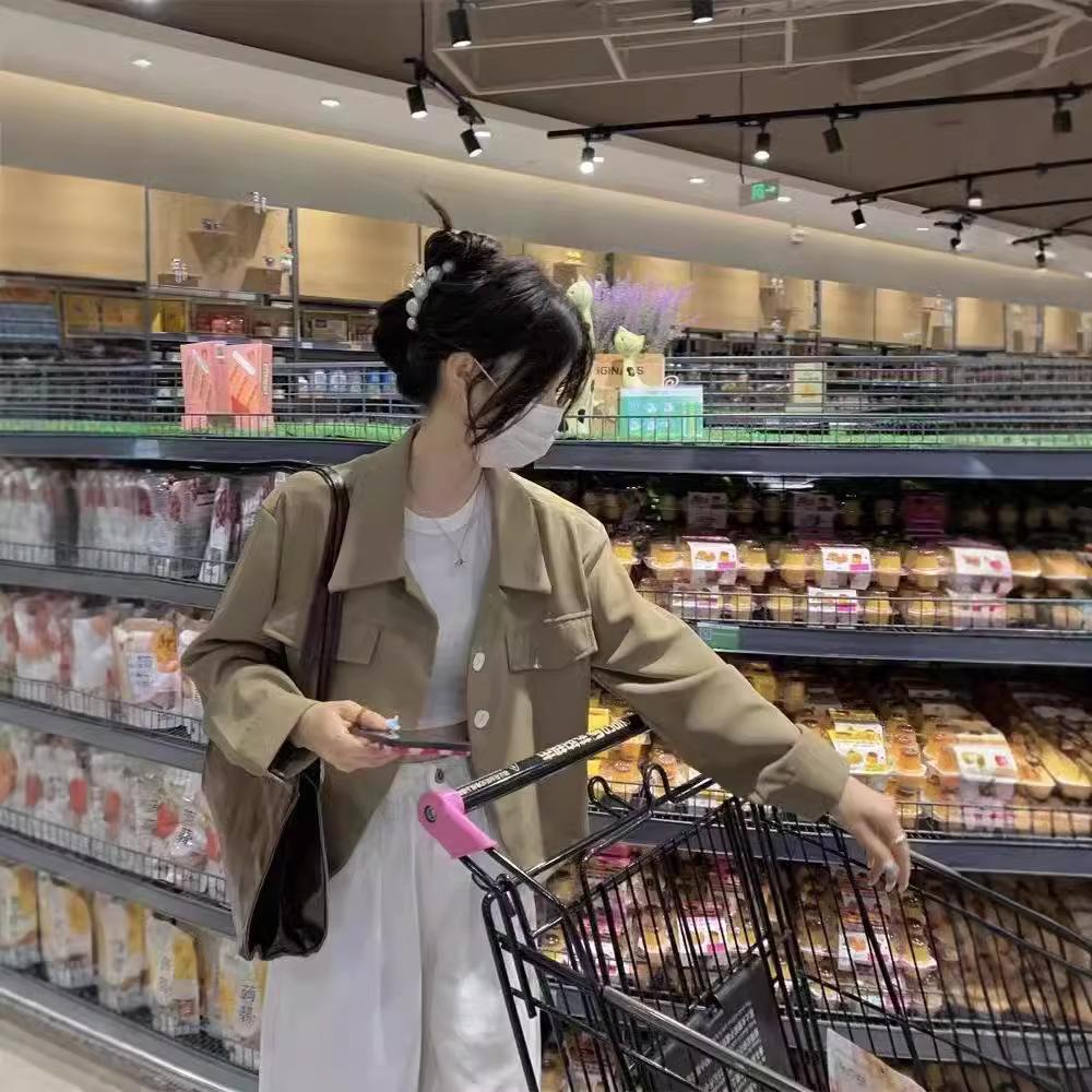 Korean Version of Khaki Small Suit Loose Slim Short Jacket for Women Early Autumn New Single-breasted POLO Collar Top