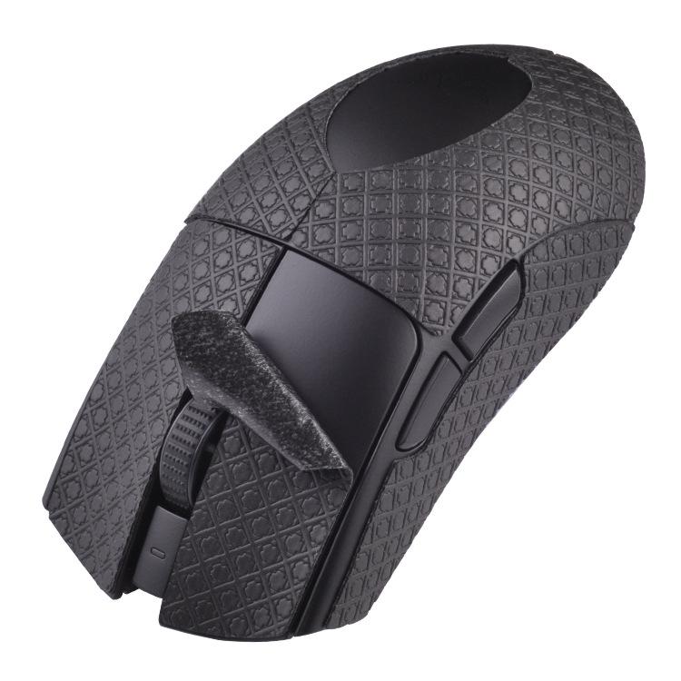 Razer Viper V3 Speed Boky: Protiskluzové, odolné proti potu, semišové nálepky na zadní stranu myši.