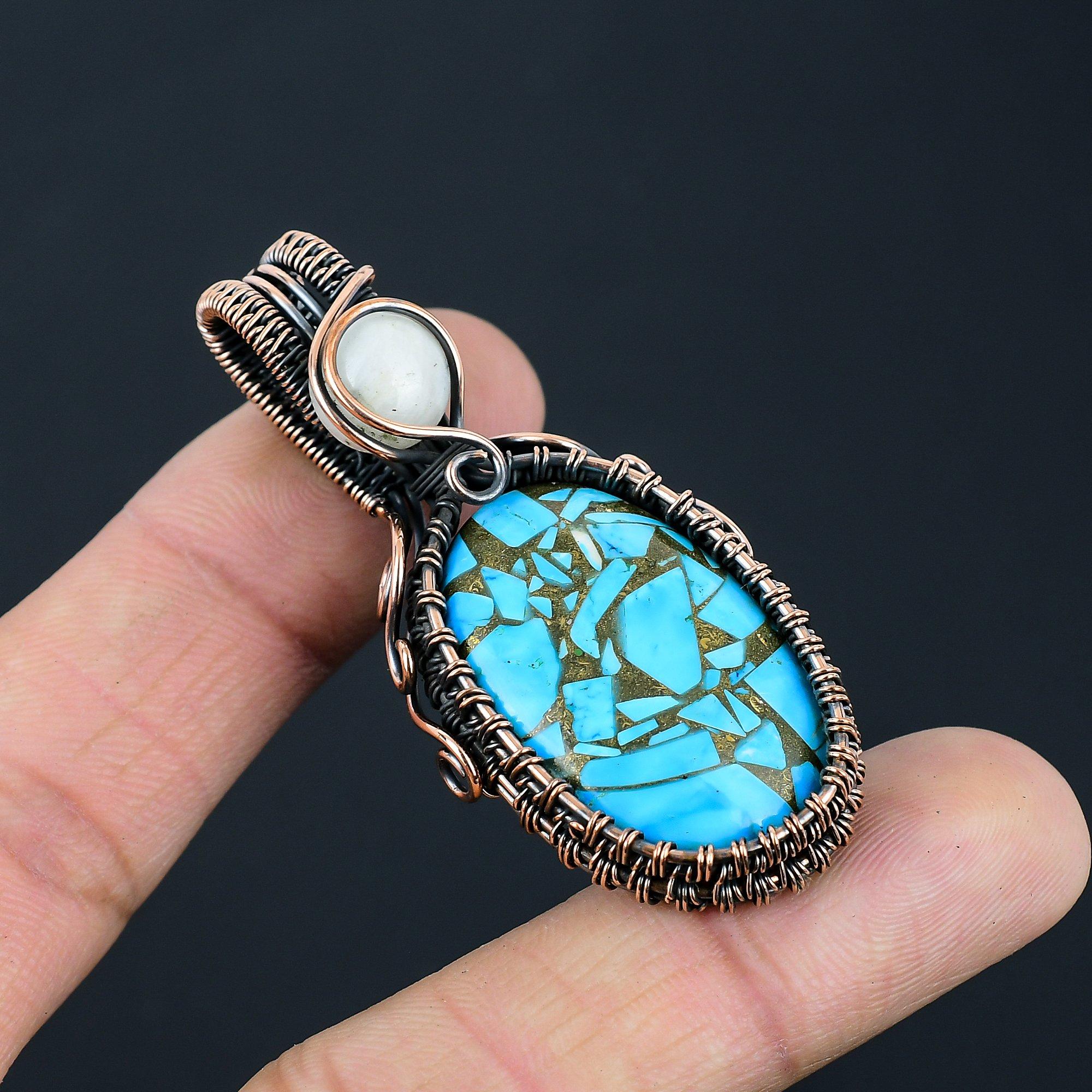 

Медная бирюза и лунный камень, драгоценный камень, кулон ручной работы из чистой медной проволоки, ювелирное изделие для любви 2.40 Inches синий