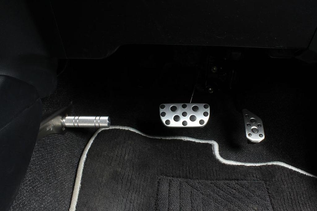 NEOPLOT Footrest Bar NEO NP72220 Adjustable Left Foot Position for Toyota Fielder and other CVT vehicles Silver 9cm - Aqua/Vitz/Corolla - -