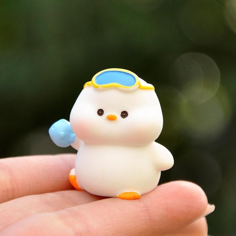 Resin Sea Animal Duck Sculpture For Indoor And Outdoor Creative Scenes