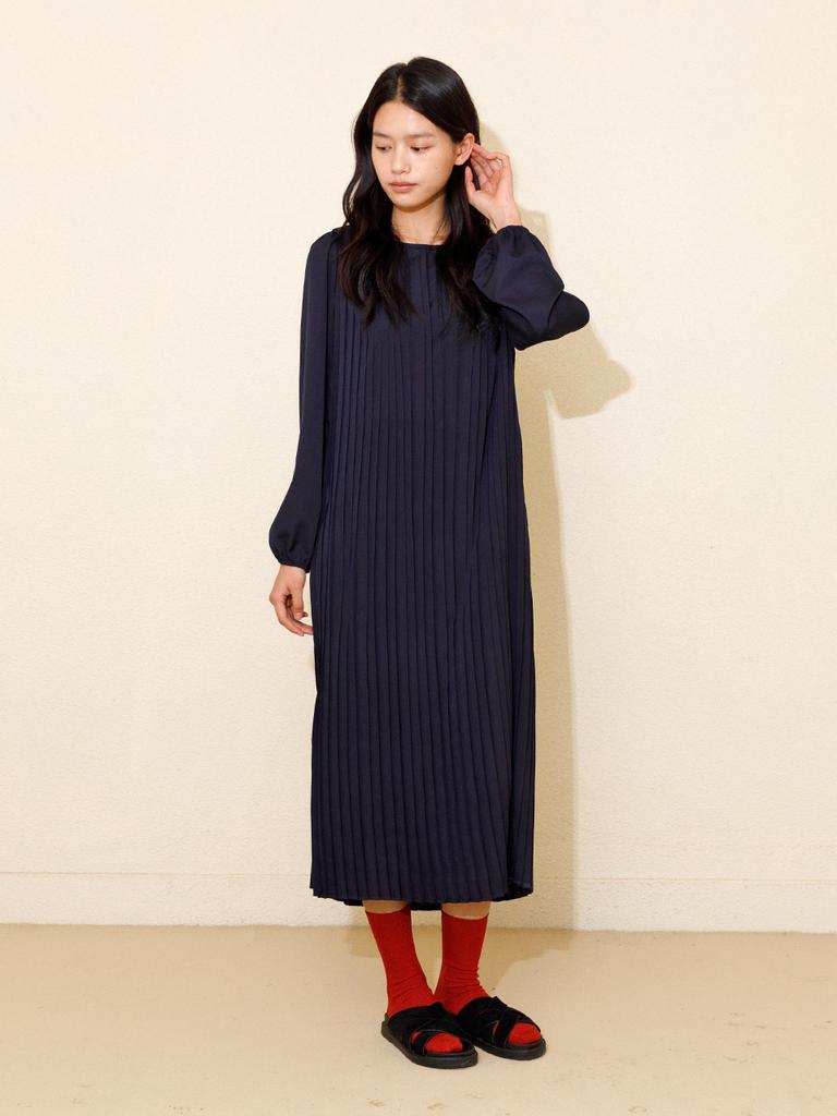 Vincent Navy Round Neck Pleated Dress