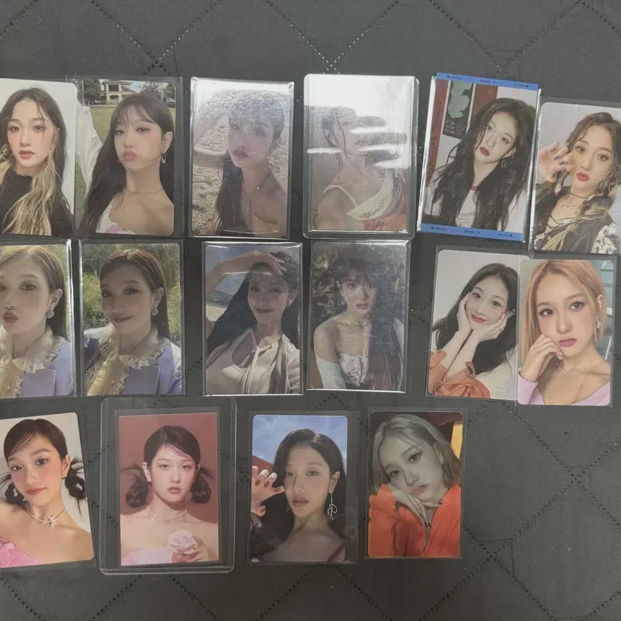 

Lee Seo-yeon s Photocard Is Sold In Batches