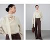 Damen Off-White Slim-Fit Langarmhemd mit fließendem Kragen - Vielseitiges Design für Herbst/Winter 2025