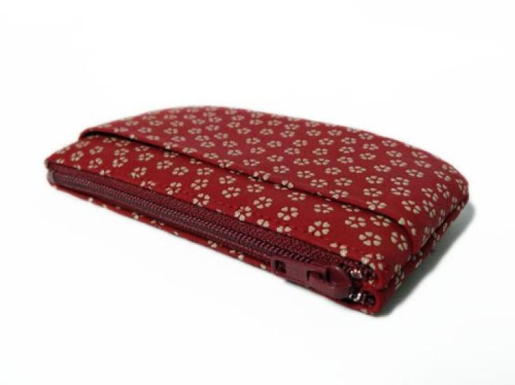 [Inden-ya] Inden Wallet with Zipper Coin Purse, 1002F Coin Purse 02, Red Deerskin with White Lacquer and Small Cherry Blossom Pattern, 6.3cm x 10.5cm