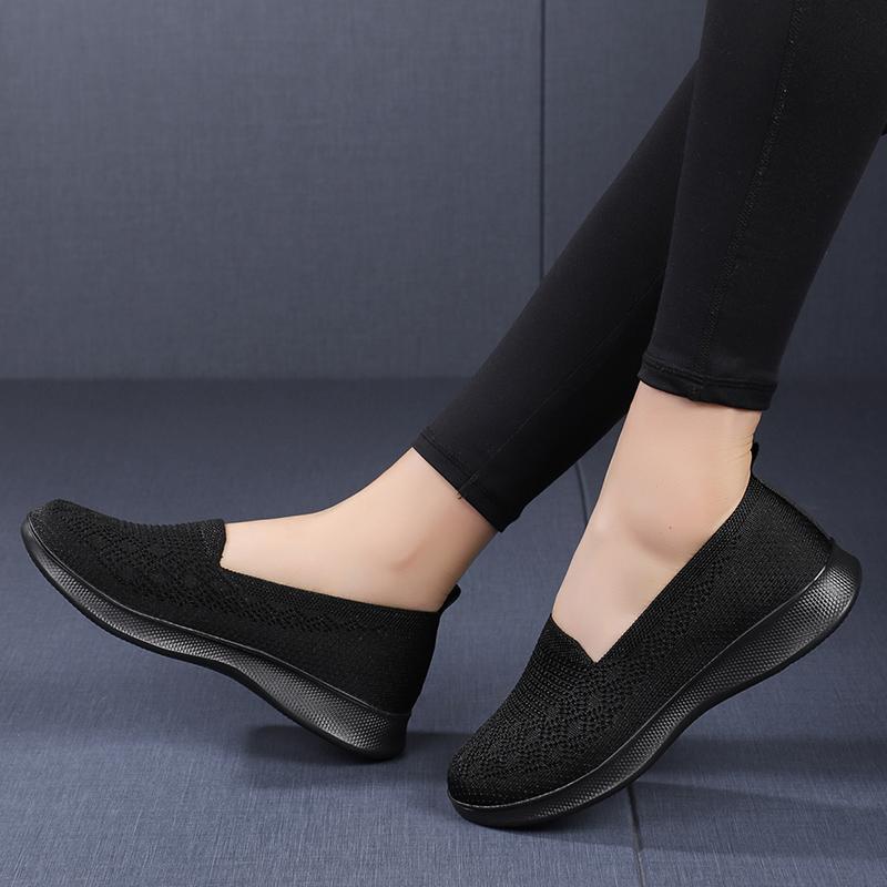 Spring Summer Breathable Knitted Flats for Women 2025 Comfortable Slip On Mom Shoes Woman Slip On Non Slip Casual Sneaker Female