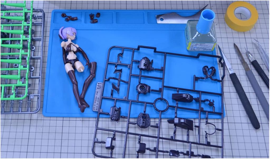 Doyusha Amazing! Hobby Silicone Mat S Hobby Tool Blue