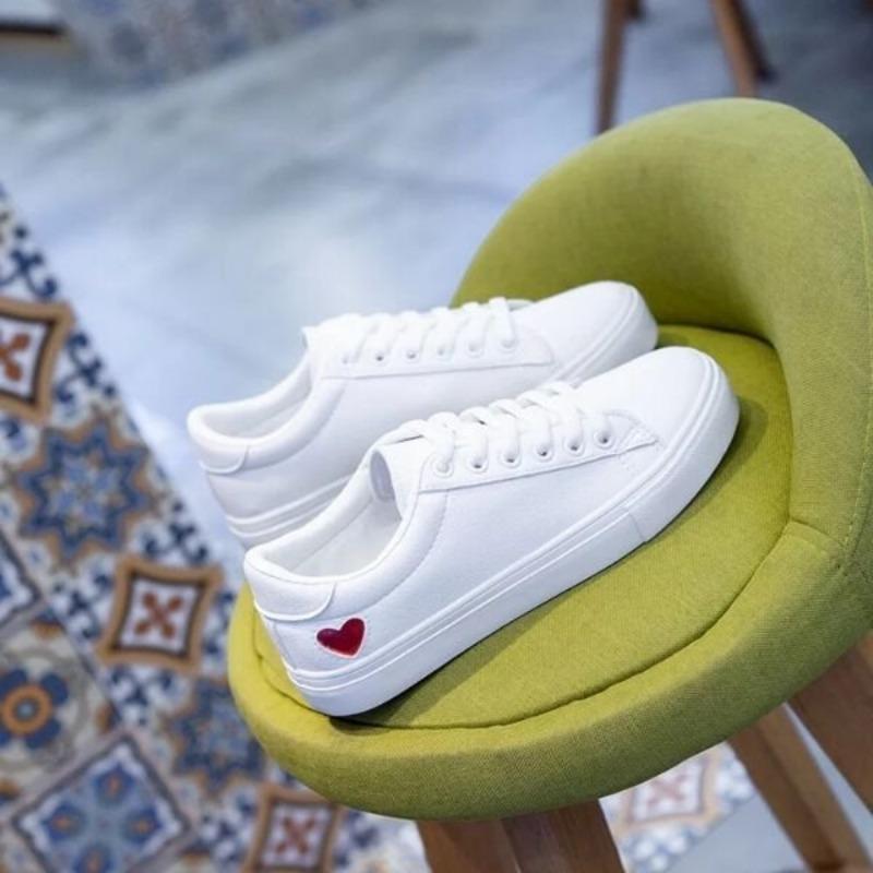Summer New College Style Love Fashion Flat Baseplate Shoes Solid Color Lace-up Casual Little White Shoes Women