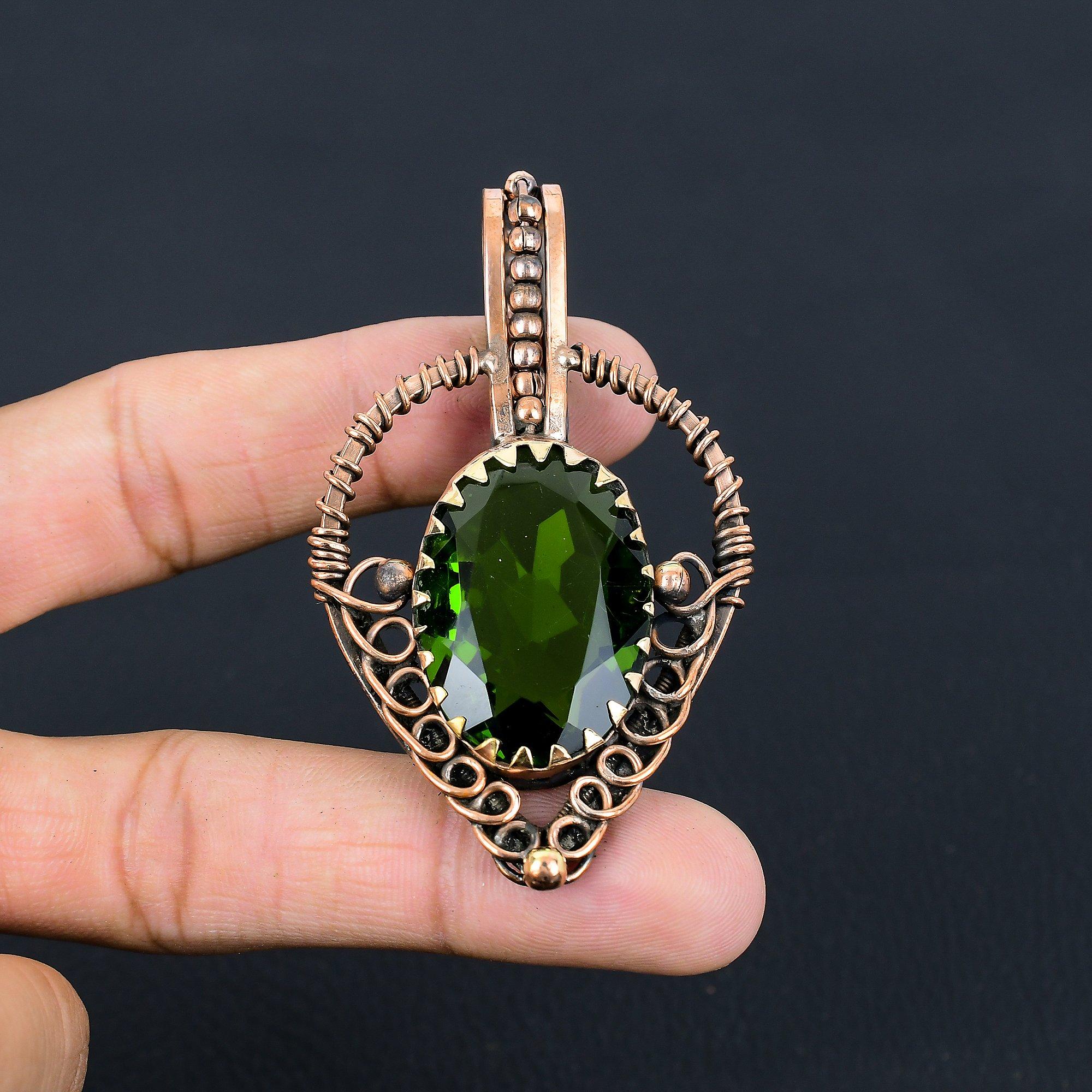 

Перидот драгоценный камень ручной работы чистая медная проволока обернутая подвеска ювелирные изделия на День памяти 2.95 Inches зелёный