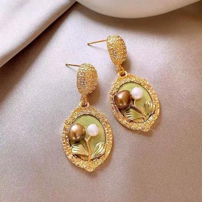 French Retro Green Oil Painting Antique Flower Stud Earrings Light Luxury Court Style Earrings Baroque Medium Pearl Ear Jewelry