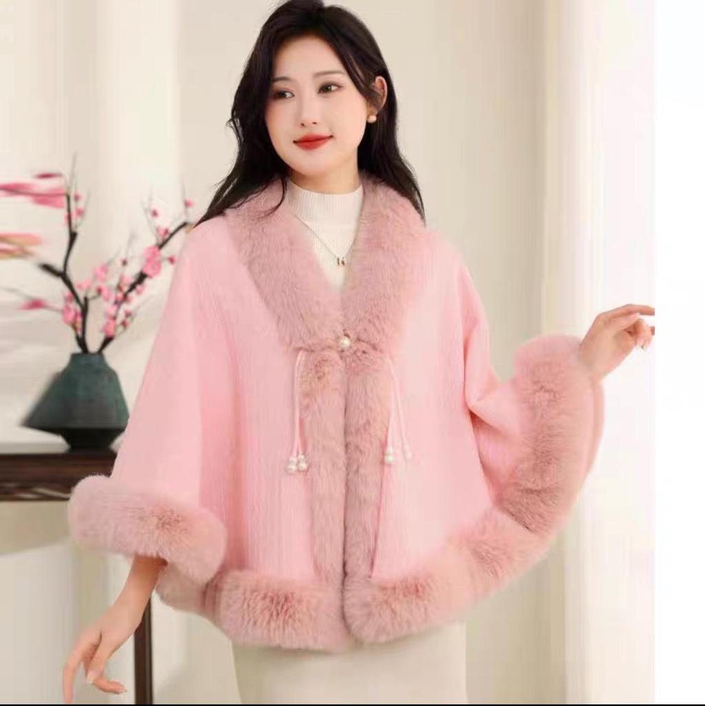 931# Women's Versatile Cheongsam Cloak: Fleece-Lined, Faux Otter Fur Collar Shawl, Thickened for Warmth