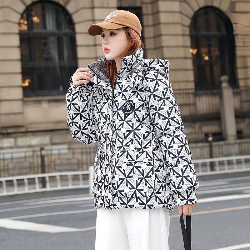 

Модное зимнее короткое пальто в корейском стиле с принтом и капюшоном для женщин XL белый