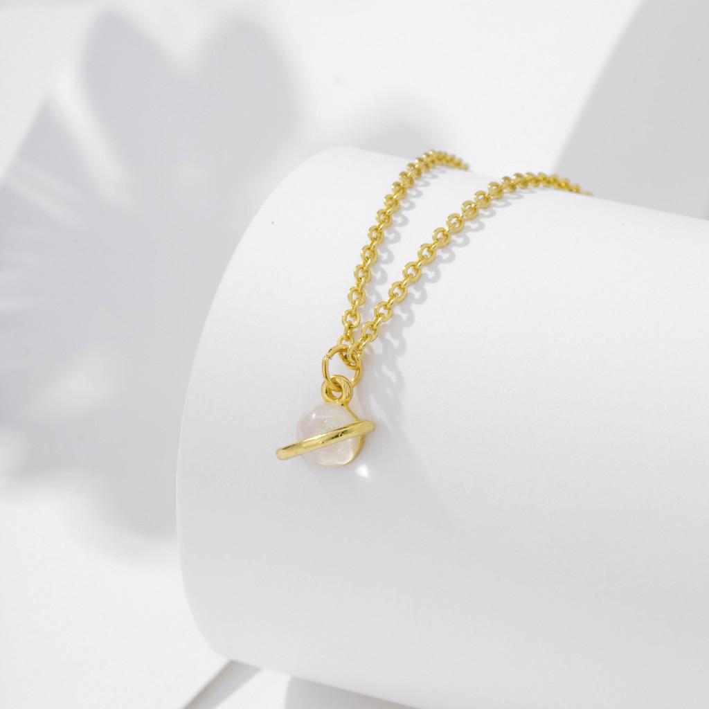 Beautifully Alloy Crafted Moon And Leaf Pendant Necklace With Dazzling Embellishments Rhinestone