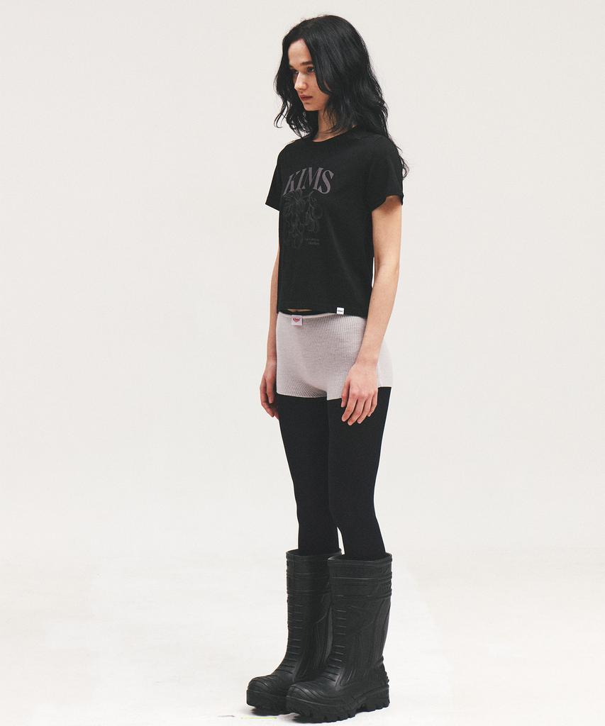 Kimseupeulesikoteunmakes (Unisex) Berry Sketch Tee Black