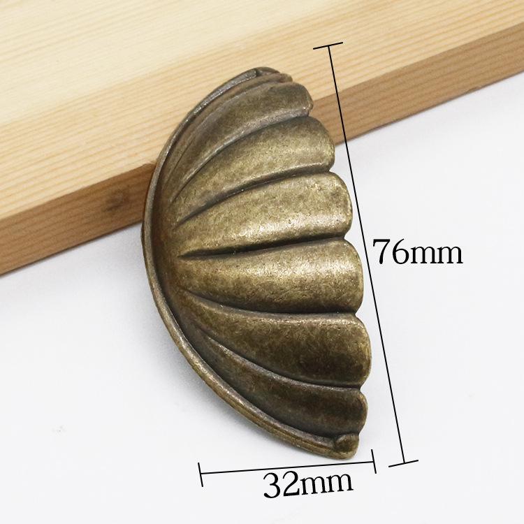 Retro Semicircular Shell Cabinet Handle with Patterned Alloy