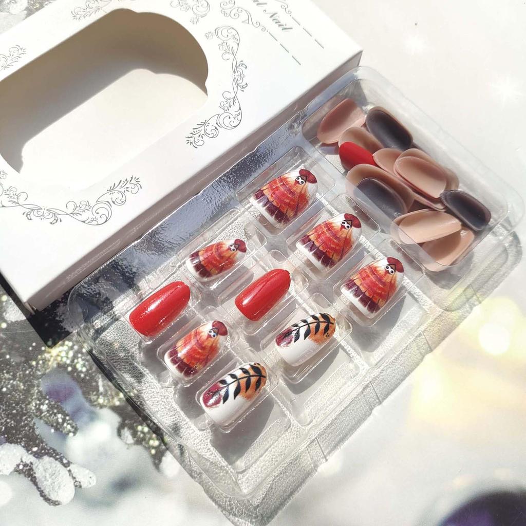 30pcs Thanksgiving Press on Nails Round Head Fake Nails Fall Cute Turkey Leave False Nail Short Glue on Nails with Colored Turkey Design Glossy