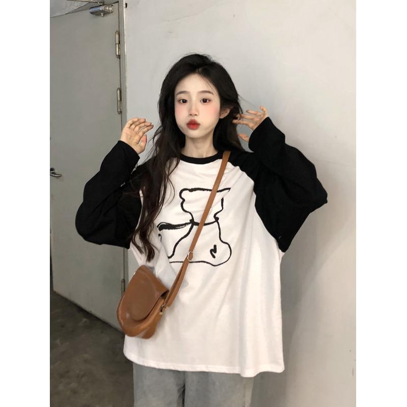 

Футболка большого размера контрастного цвета в корейском стиле для женщин - свободный крой, осенний тренд L (75-105 jin)