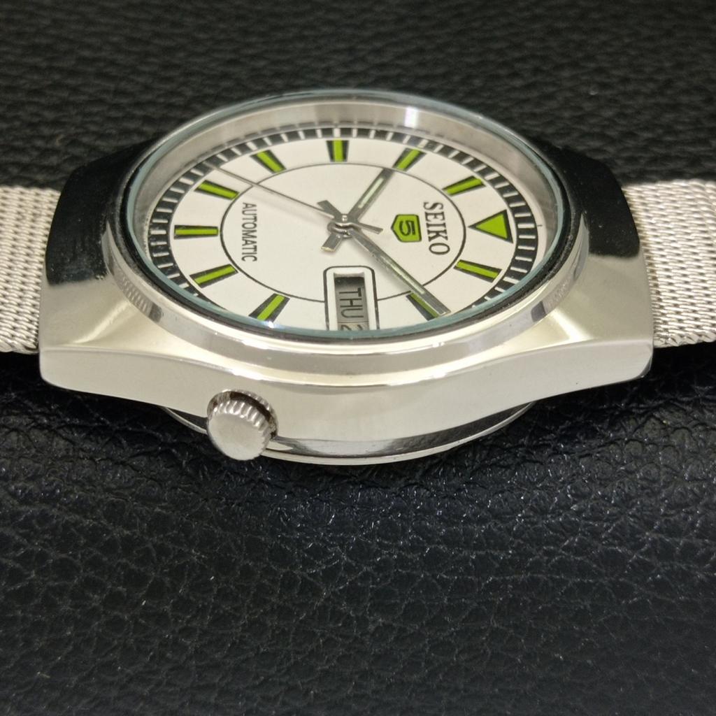 JAPAN VINTAGE SEIKO 5 AUTOMATIC 7009A MENS WHITE COLOR DIAL WATCH A702098-5 R208-a702098