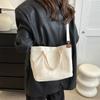 Sac à bandoulière minimaliste élégant Sac fourre-tout tendance pour tenues décontractées de tous les jours