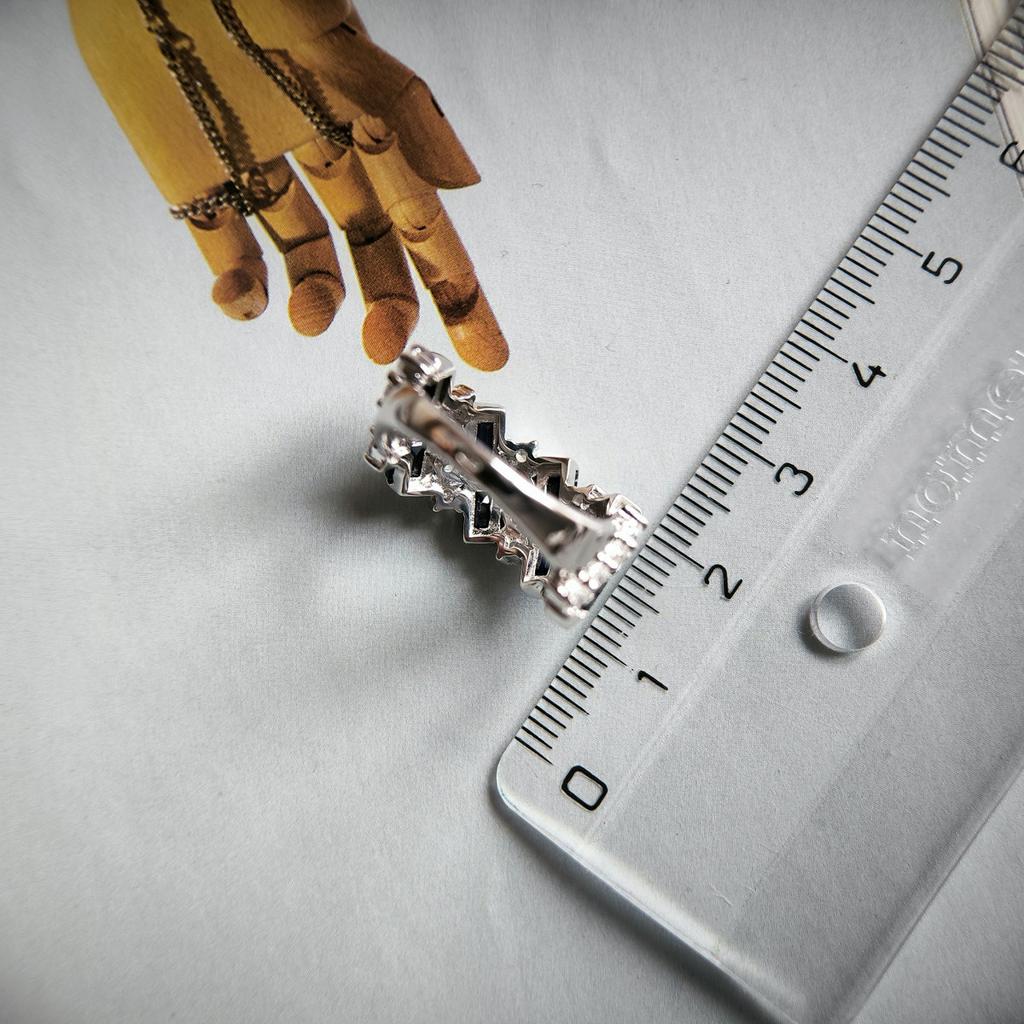 Серебряное кольцо с натуральным сапфиром 5.625ct, фианитами, вес изделия 5,4 гр (2202875)