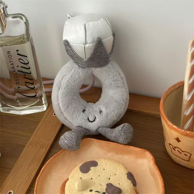 Urocza Pluszowa Lalka Pierścionek z Diamentem Zabawka Brelok Wisiorek Ozdoby do Zawieszenia na Torbie Zawieszka do Plecaka Dziewczęcy Breloczek Prezent na Walentynki Boże Narodzenie