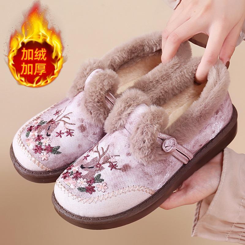 Winter new cotton shoes women's velvet thickened warm mother shoes soft sole one pedal comfortable non-slip thick-soled embroidered shoes