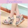 Bohemian Summer Womens Flip Flops With Flower Embellishments For Casual Beachwear