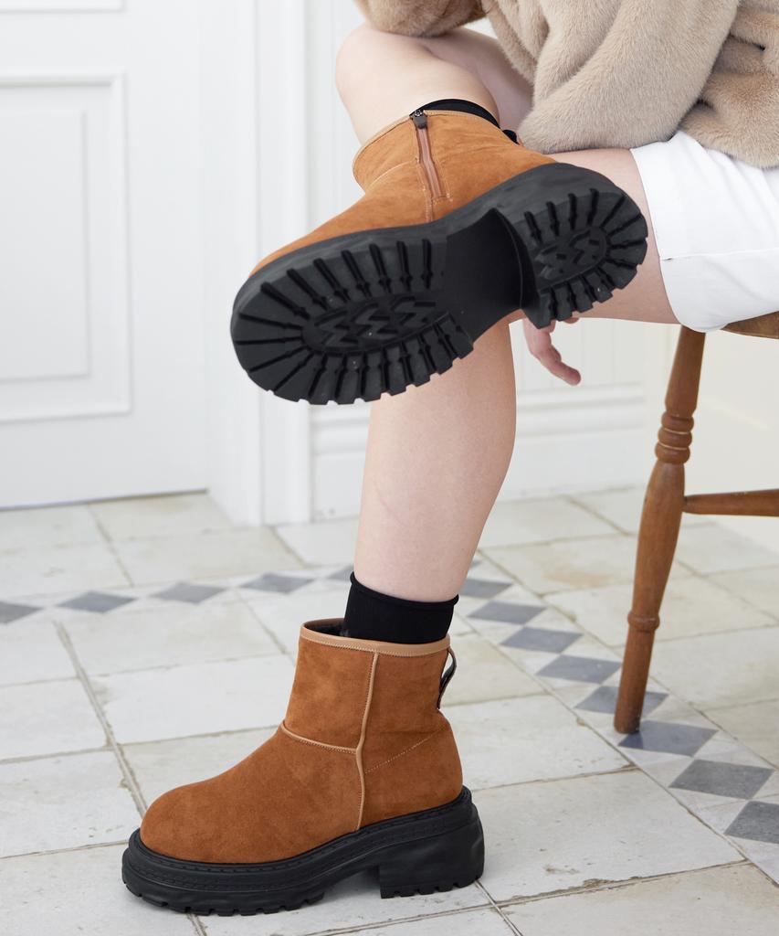 Cesti Cozy Tread Ankle Boots (Tan)