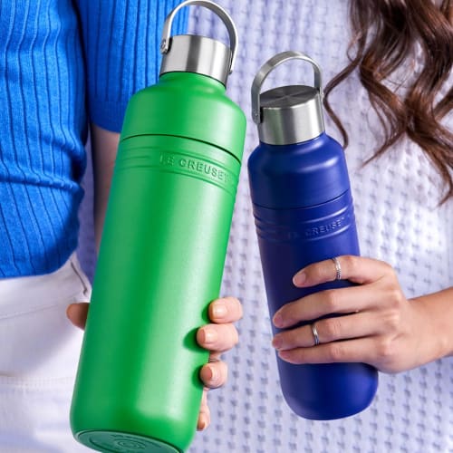 [Red Dot Design Award 2025 Winner] Le Creuset Water Bottle, Large Capacity 1000ml, Bamboo Green, Stainless Steel, Vacuum Insulated, Keeps Hot or Cold,