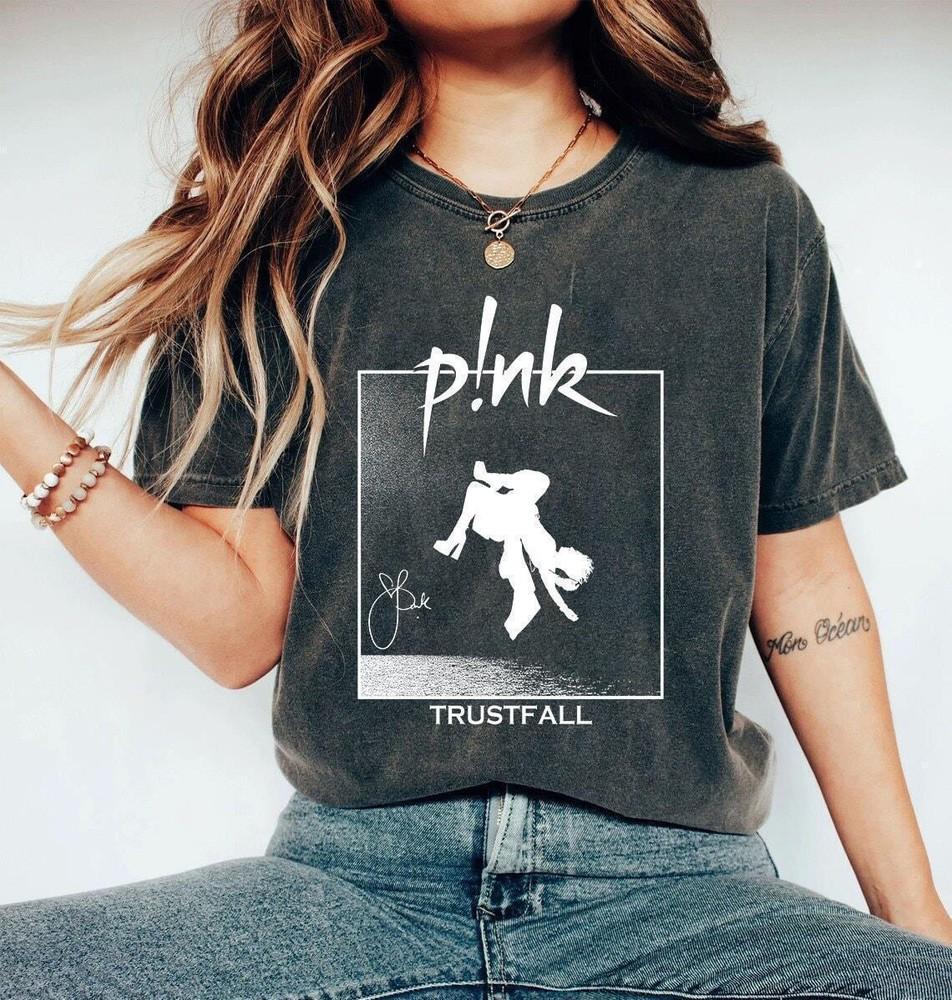Retro Pink Concert 2024 Shirt P nk Pink Singer Summer Carnival 2024 Tour Shirt Unisex T-Shirt XXXL