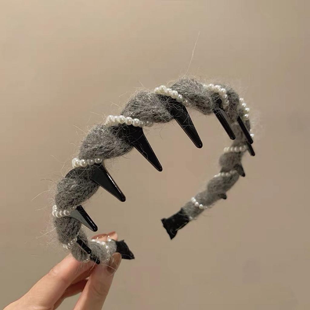 Women French Sparkling Pearl Wavy Headband, High Skull Top Toothed Hair Band, Non-slip External Wear Pressure-Reducing Hair Accessory