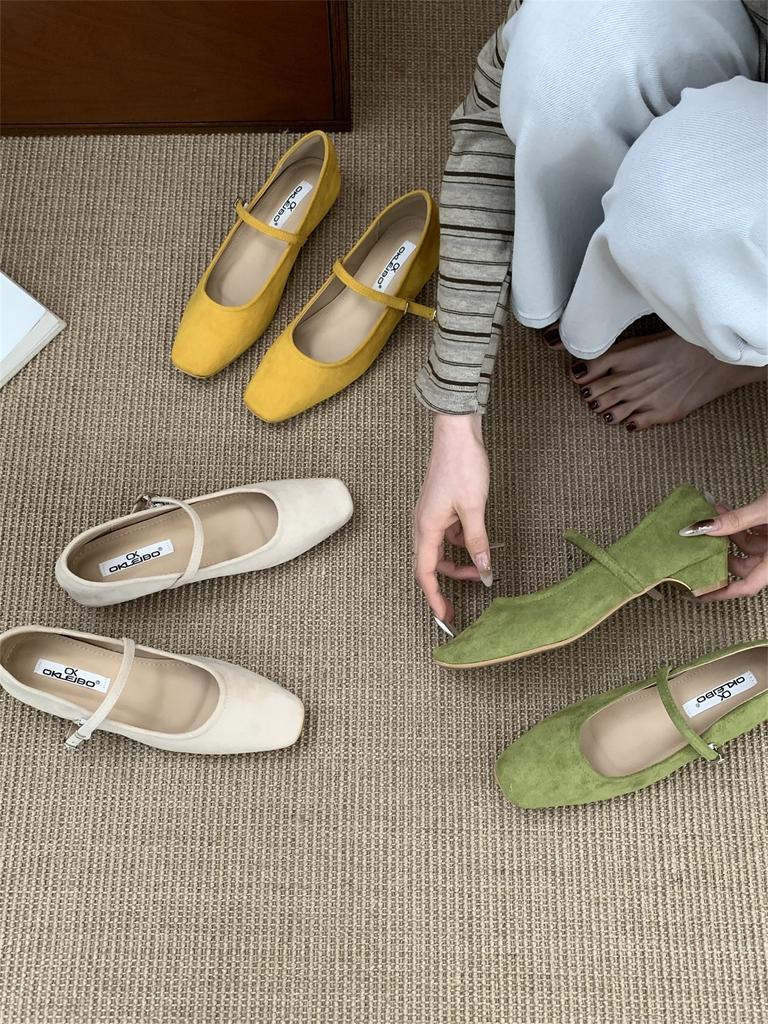 Retro Grandma Shoes Girl 2025 New Early Spring Gentle Fairy Wind Square Head Shallow Mouth Word Soft Sole Mary Jane Shoes