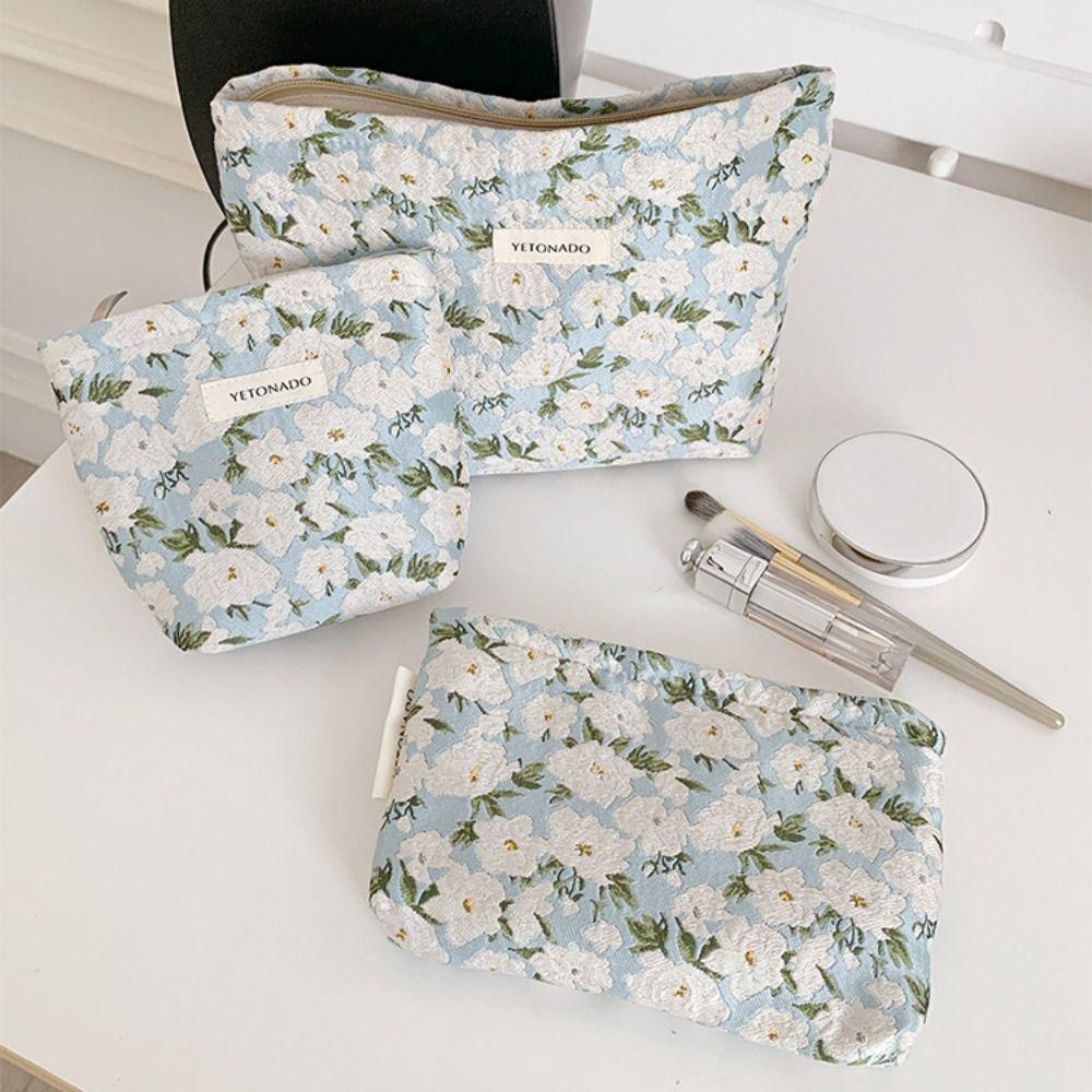 Polyester Canvas Flower Clutch Bag Large Capacity Flower Pattern Makeup Bag Zipper Closure Portable Travel Toiletry Bag