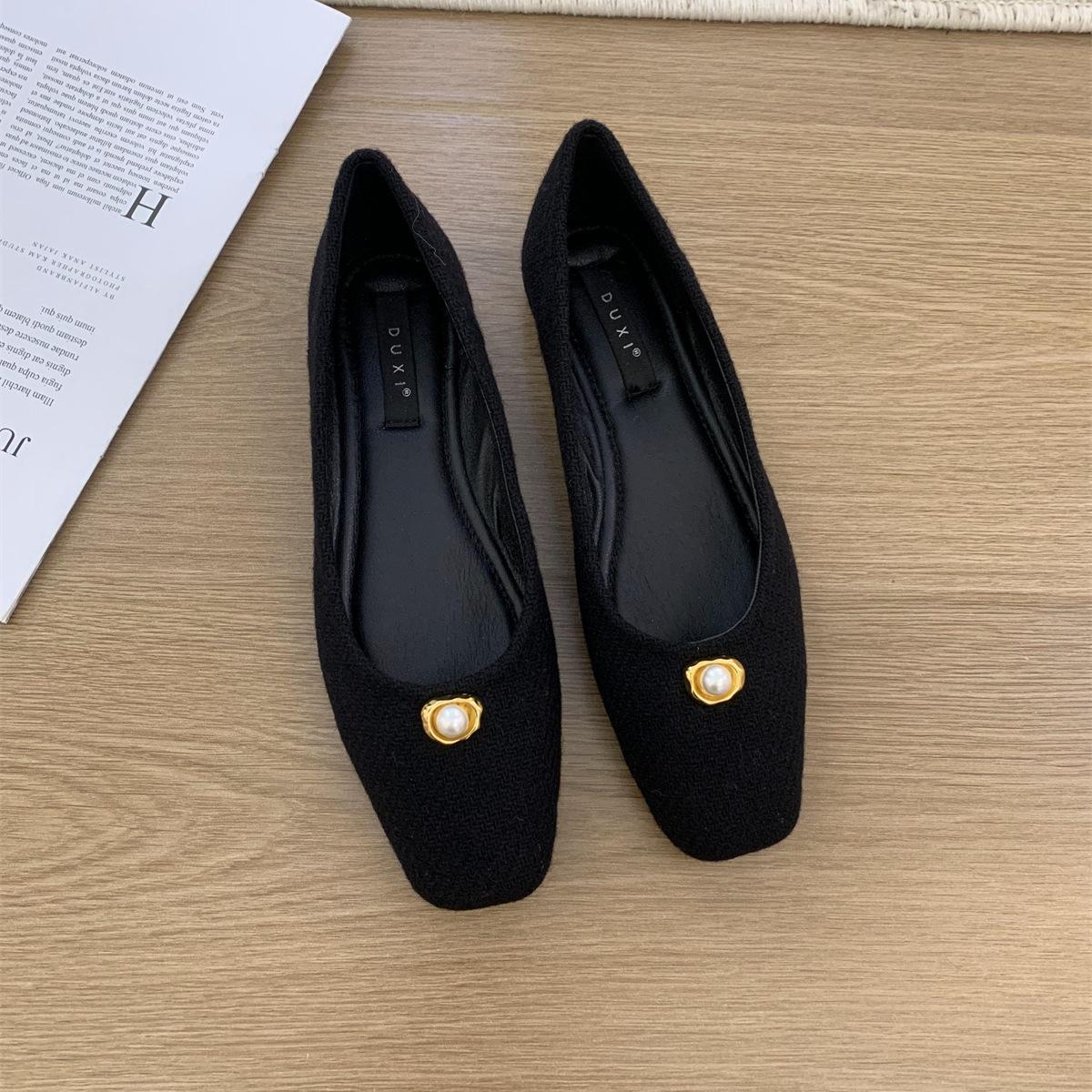 

Xiaoxiangfeng pearl buckle temperament square head flat-soled single shoes women s autumn 2024 new retro one-pedal grandma shoes 35 чёрный