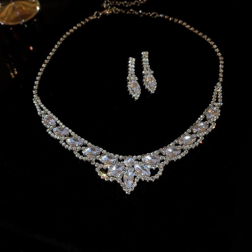 

3Pcs European Style Necklace and Earring Set Rhinestone Crystal Bride Jewelry Set Wedding Dress