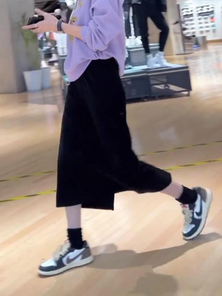 2025 Koreanischer High-Waist Schwarzer A-Linien Schlitzrock für Damen - Slim-Fit & Figurumschmeichelnd für Birnenförmige Körper