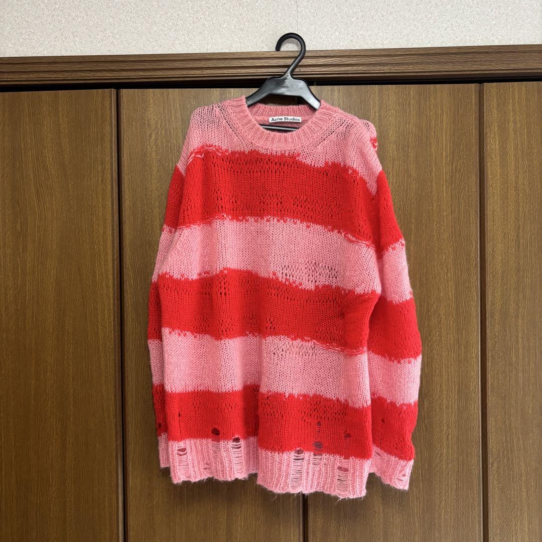 

[Б/У] Мина из TWICE носит рваный полосатый трикотаж Acne Studios