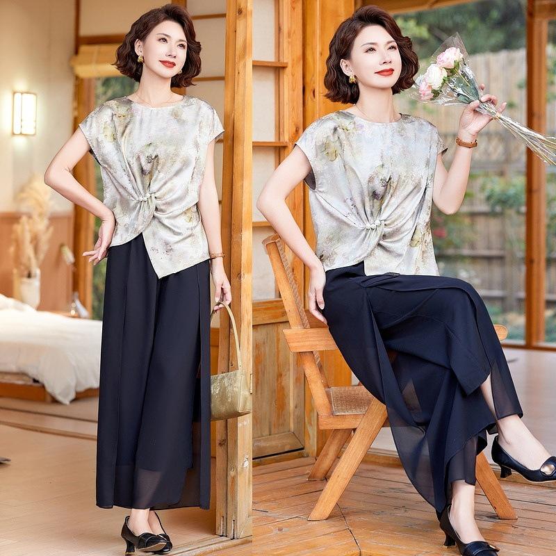 

Mom s 2026 Summer Fashion: Elegant Short-Sleeve Top & Skort Set for Middle-Aged Women XL (Recommended 95-110 jin)